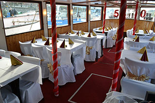 Oslava narozenin na lodi